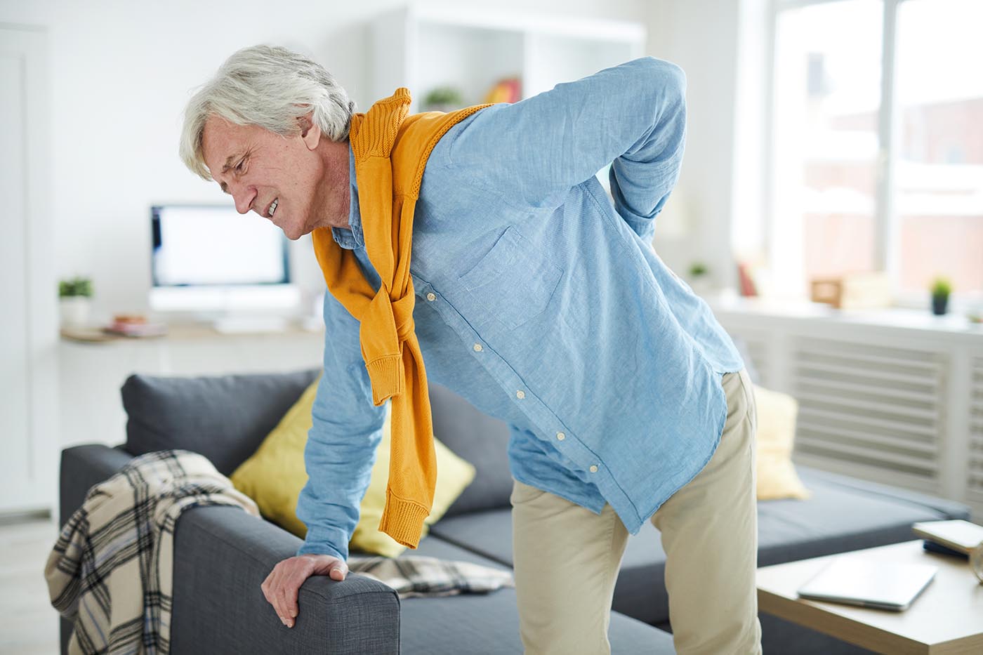 5 Tips To Help Older People Relieve Pain - March With Us